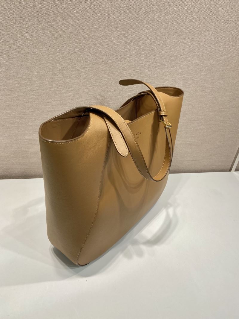 Pra*a tote bags